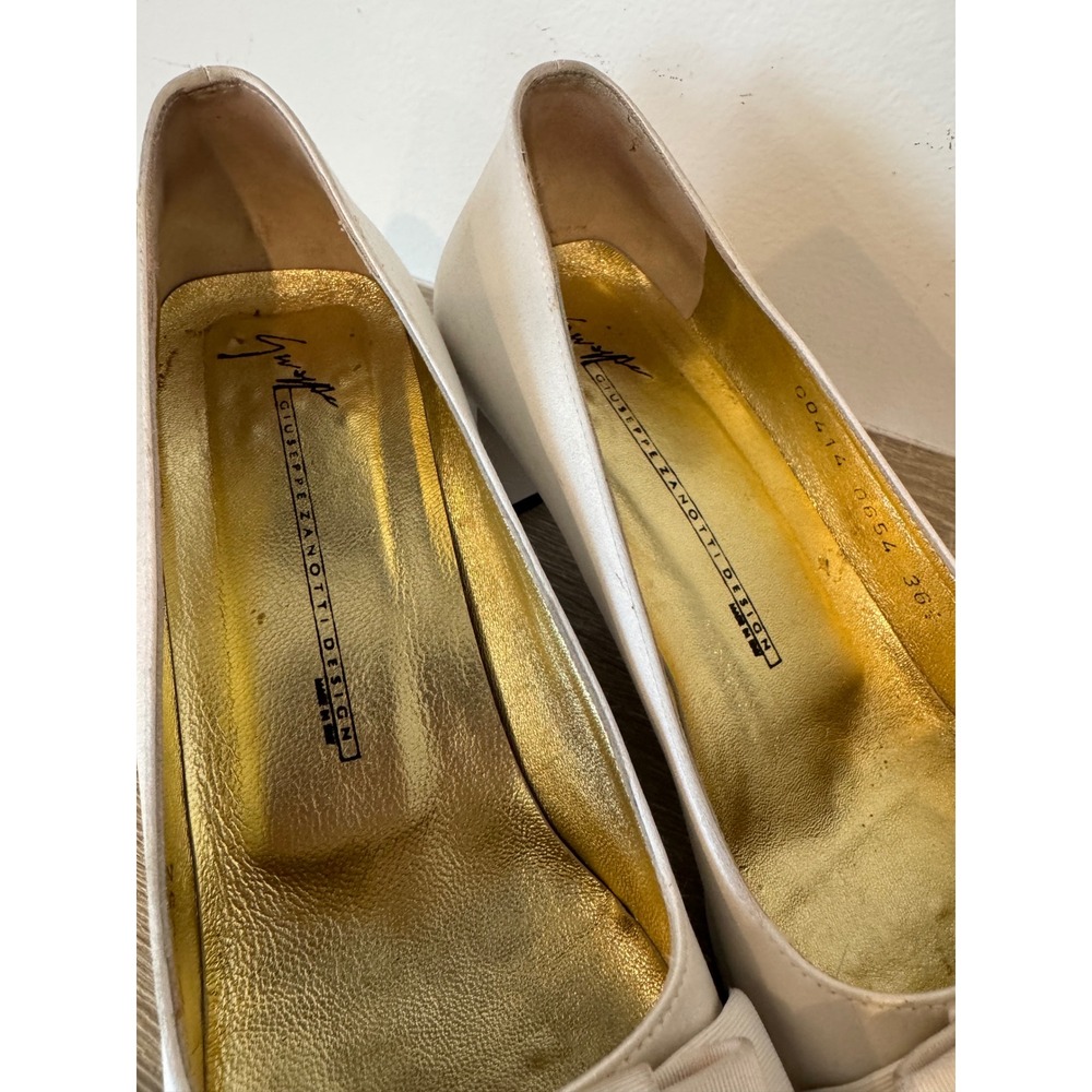 Vintage Giuseppe Zanotti Ivory Satin Square Toe Bow Block Heel Pumps Size 36.5 - Picture 16 of 16